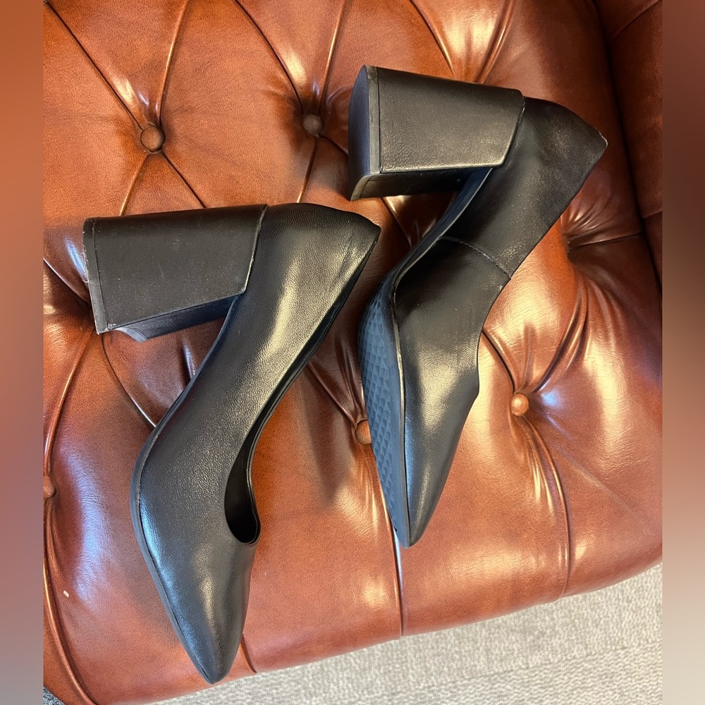 Black Pointed Toe Pumps With Block Heel - image 2